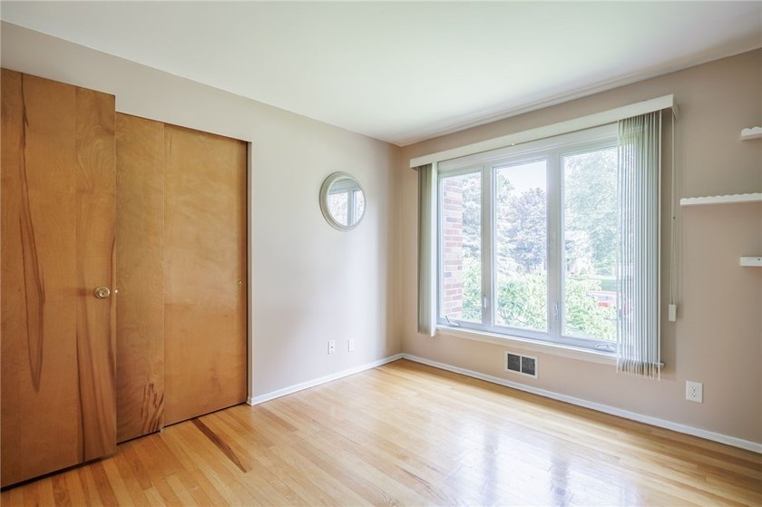 Welcome home to this beautifully maintained 3-bedroom - photo 19