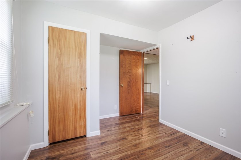 Welcome home to this beautifully maintained 3-bedroom - photo 25