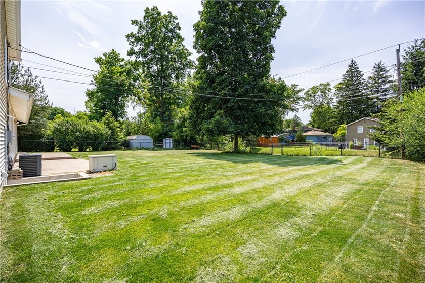 Welcome home to this beautifully maintained 3-bedroom - photo 34