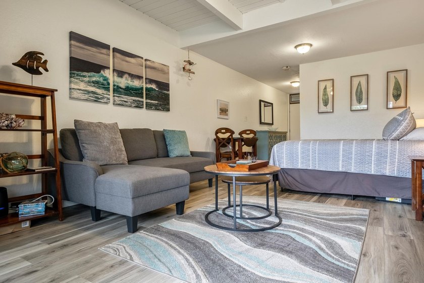 Excellent renovated studio unit located in the sweet spot of - photo 13