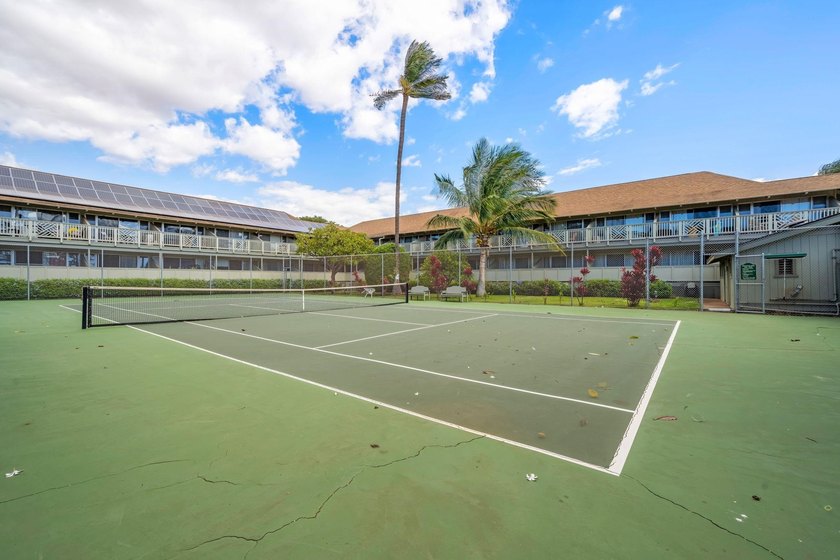 Excellent renovated studio unit located in the sweet spot of - photo 30