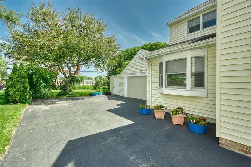 Welcome to 136 Hoover Road! This 1935 Colonial offers 4 spacious - photo 2