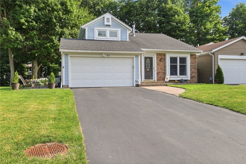 Welcome to 51 Winfield Lane! The first thing you'll notice is - photo 2