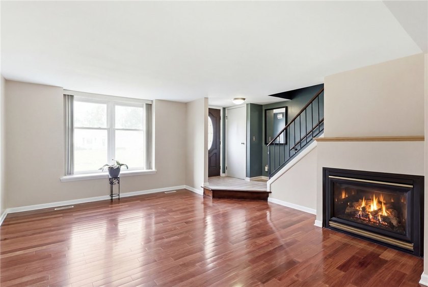 Welcome to 51 Winfield Lane! The first thing you'll notice is - photo 4