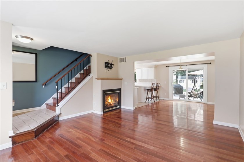 Welcome to 51 Winfield Lane! The first thing you'll notice is - photo 5
