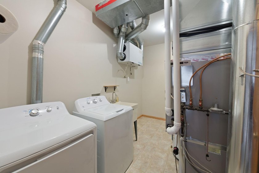Rare opportunity to own these highly desired 55+ one level - photo 18