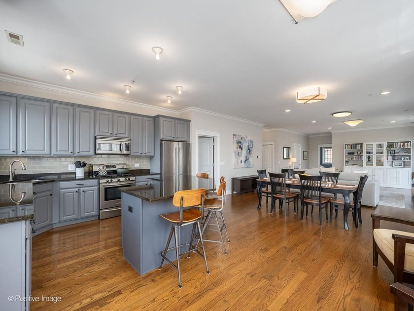Perfectly situated in Chicago's vibrant Southport Corridor, this - photo 8
