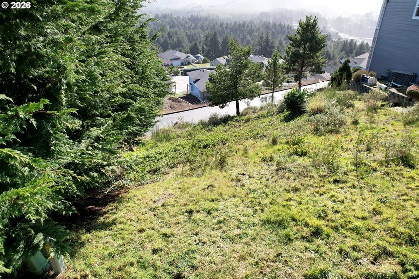 This lot lies perched up on the hill where you would get that - photo 6