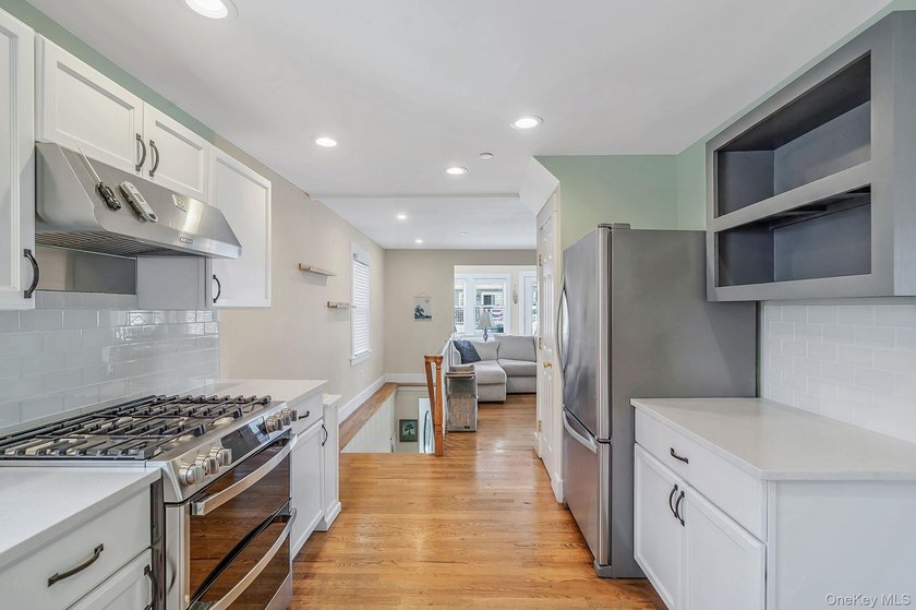 Ideally situated between the beach and bay in Long Beach's - photo 20