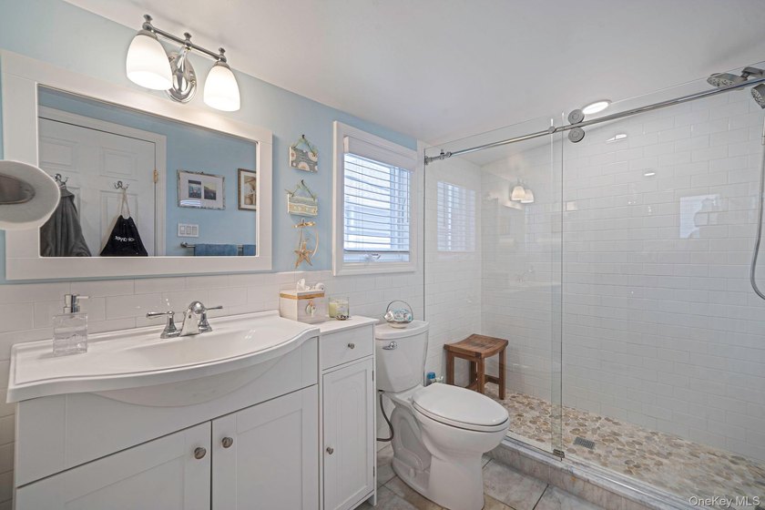 Ideally situated between the beach and bay in Long Beach's - photo 24