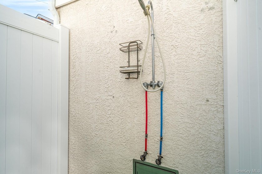 Ideally situated between the beach and bay in Long Beach's - photo 34