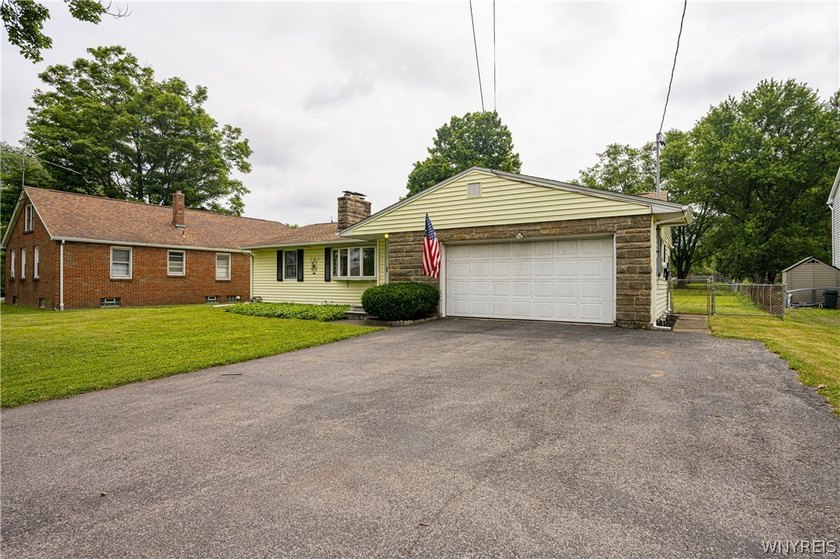 Welcome home to this charming 3-bedroom, 1-bath ranch nestled in - photo 3