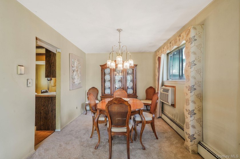 Welcome to this charming Hi Ranch in the heart of South Bellmore - photo 4