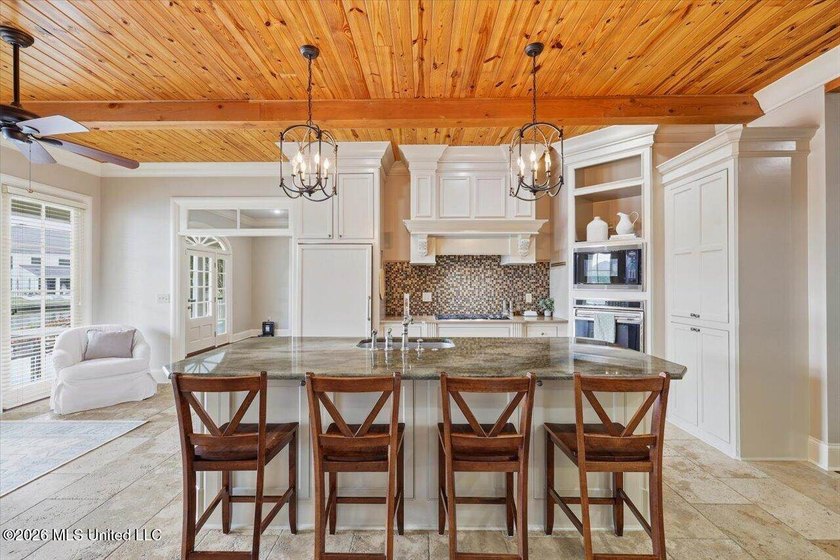 WATERFRONT! Exceptional custom-built lakefront home in Reunion - photo 17