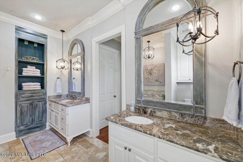 WATERFRONT! Exceptional custom-built lakefront home in Reunion - photo 27