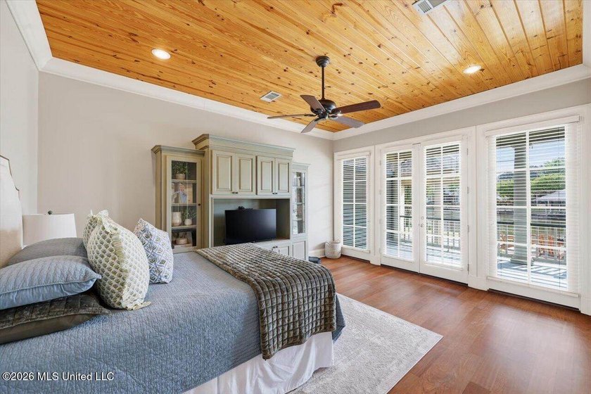 WATERFRONT! Exceptional custom-built lakefront home in Reunion - photo 28