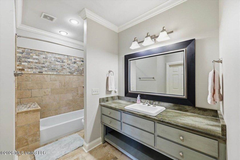 WATERFRONT! Exceptional custom-built lakefront home in Reunion - photo 37