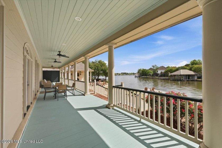 WATERFRONT! Exceptional custom-built lakefront home in Reunion - photo 44