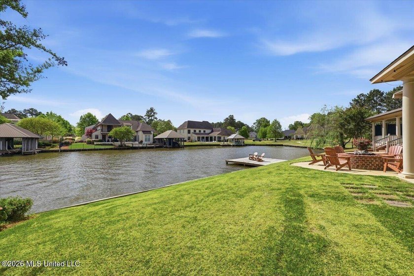WATERFRONT! Exceptional custom-built lakefront home in Reunion - photo 48