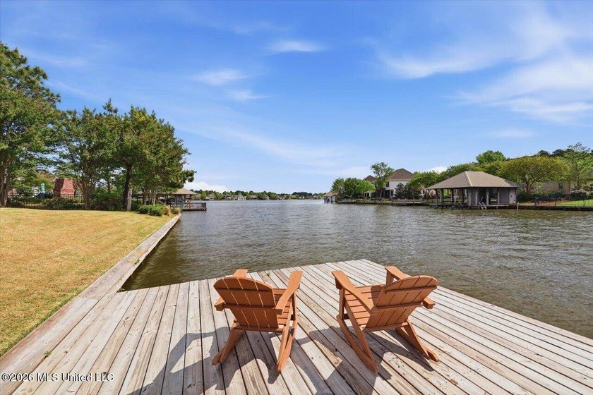 WATERFRONT! Exceptional custom-built lakefront home in Reunion - photo 50