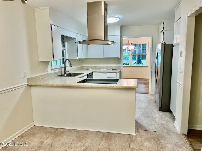 A well maintained single-family home conveniently located in - photo 8