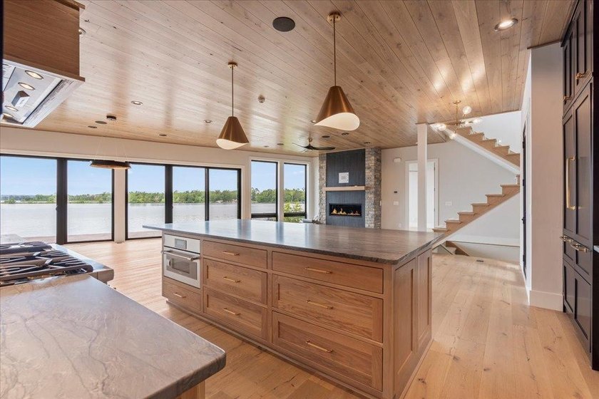 Welcome to Your Stunning New Lake Home on Highly Sought After - photo 12