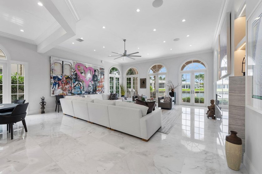 Nestled along the widest canal in Royal Palm Yacht &amp; Country - photo 15