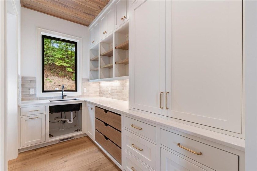 Welcome to Your Stunning New Lake Home on Highly Sought After - photo 16
