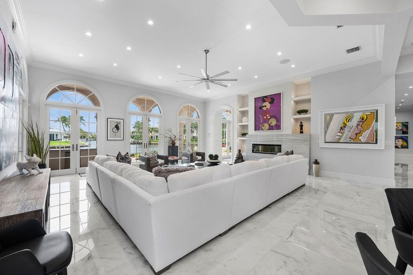 Nestled along the widest canal in Royal Palm Yacht &amp; Country - photo 17