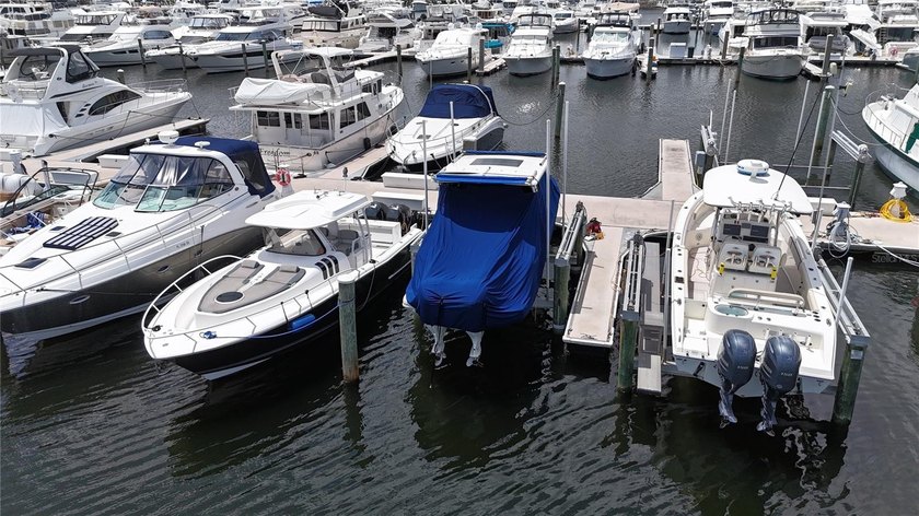 Own your piece of paradise with this premium deep-water boat - photo 2