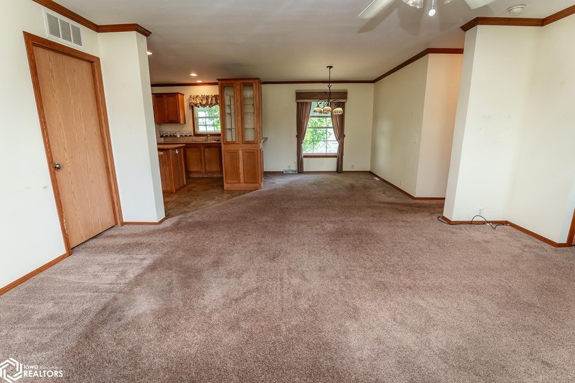 3 Bedrooms, 2 Baths and lots of space with 1512 sq. ft all on - photo 22