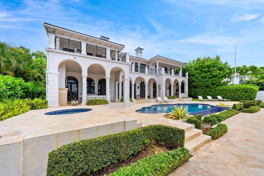 Nestled along the widest canal in Royal Palm Yacht &amp; Country - photo 24