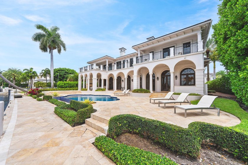 Nestled along the widest canal in Royal Palm Yacht &amp; Country - photo 25