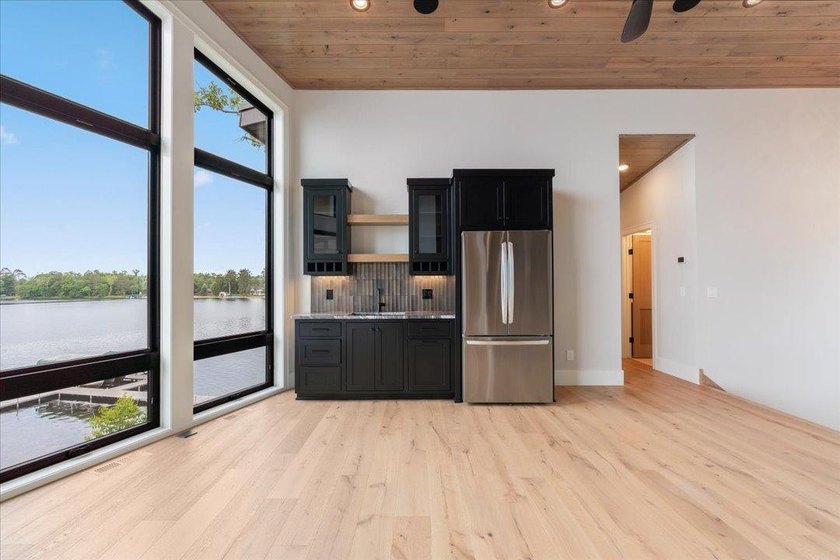 Welcome to Your Stunning New Lake Home on Highly Sought After - photo 31