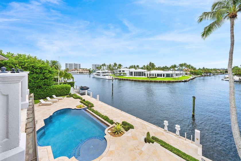 Nestled along the widest canal in Royal Palm Yacht &amp; Country - photo 39