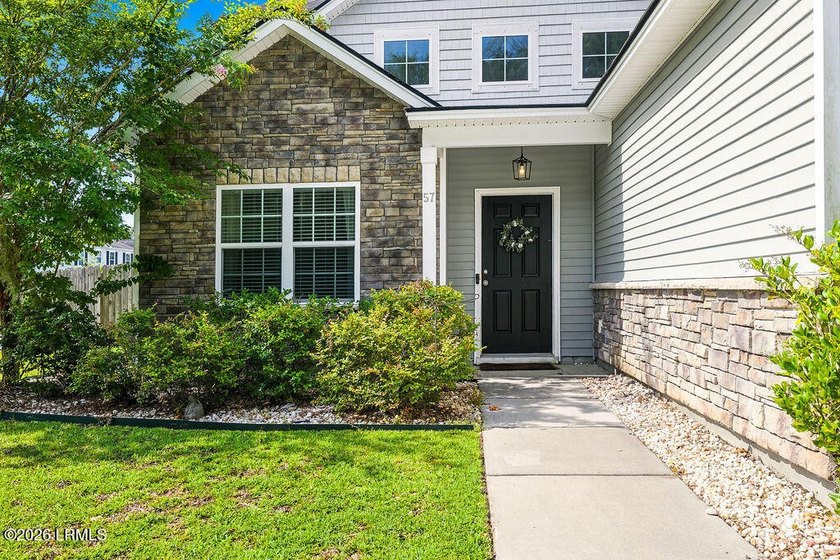 Welcome to this spacious 3-bedroom, 2.5-bath home with a 2-car - photo 8