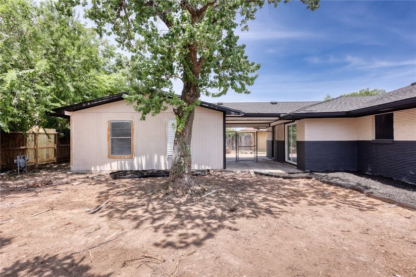 Welcome to 4329 Marie, where modern design meets timeless - photo 31