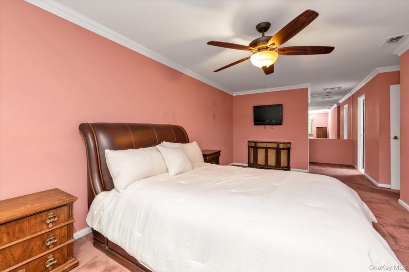 Fabulous opportunity to own a Buttonwood model in the highly - photo 13
