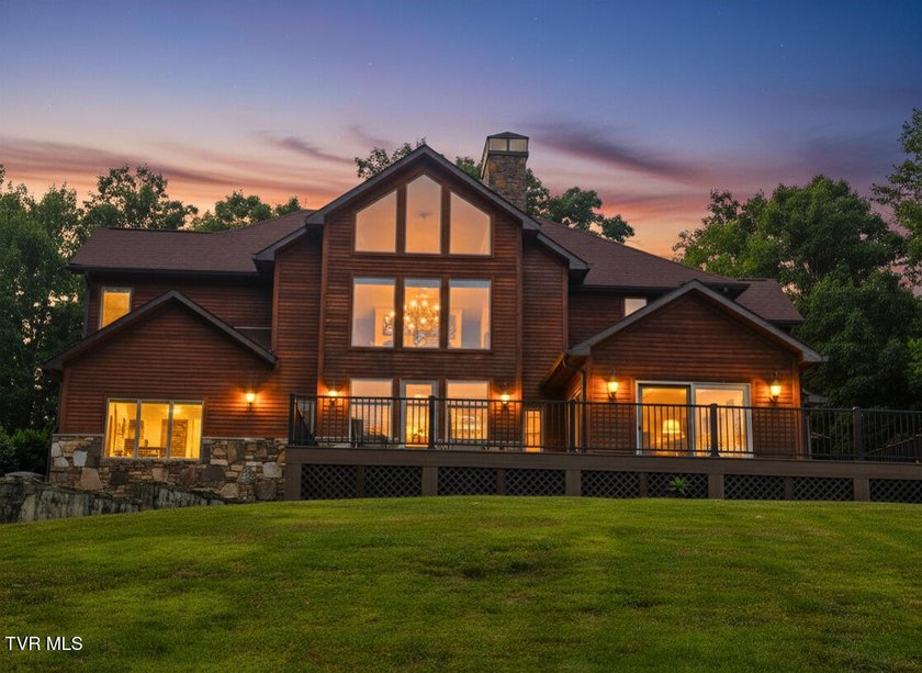 Luxury Mountain Estate on 15 Private Acres with Panoramic Views - photo 2