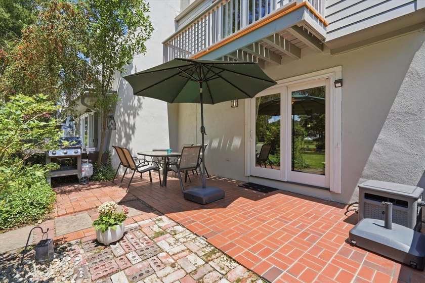 Comfort, convenience, and Lowcountry living come together in one - photo 31