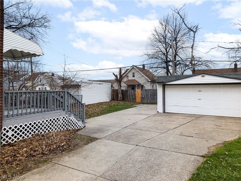Welcome to 19307 Kildeer Avenue in Cleveland! 3 bedrooms, 1 1/2 - photo 2