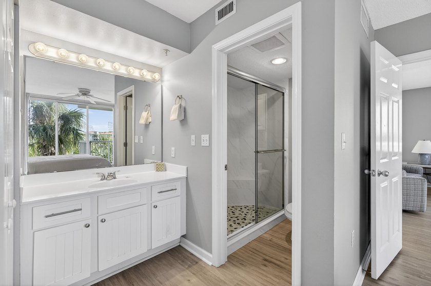 Let it be SUNSHINE - PRICED TO SELL! This beautifully maintained - photo 25