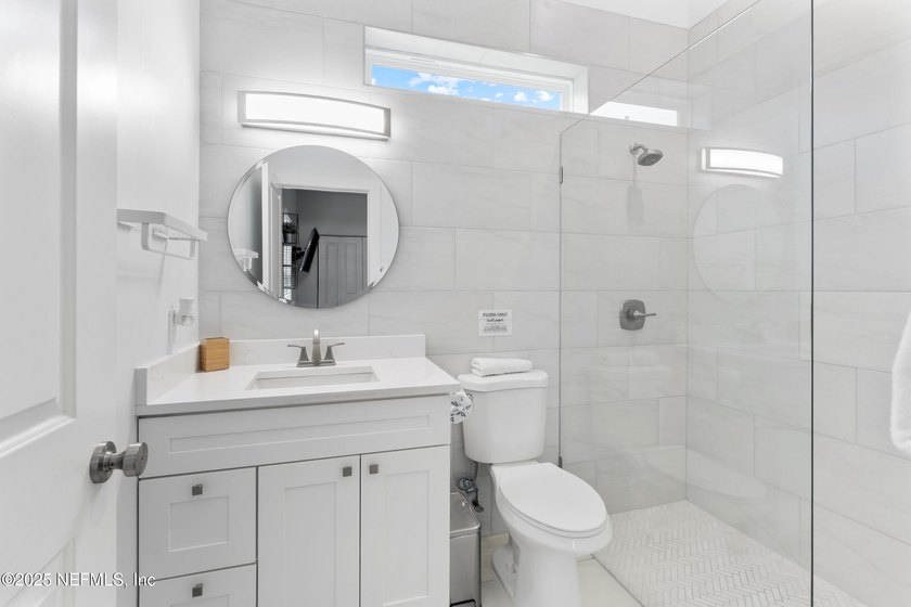 Step into this beautifully crafted new construction home - photo 16