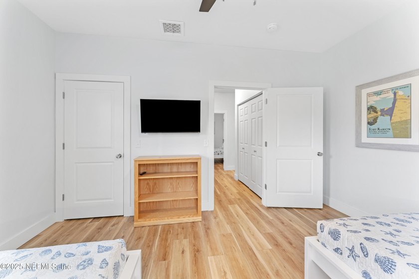 Step into this beautifully crafted new construction home - photo 18