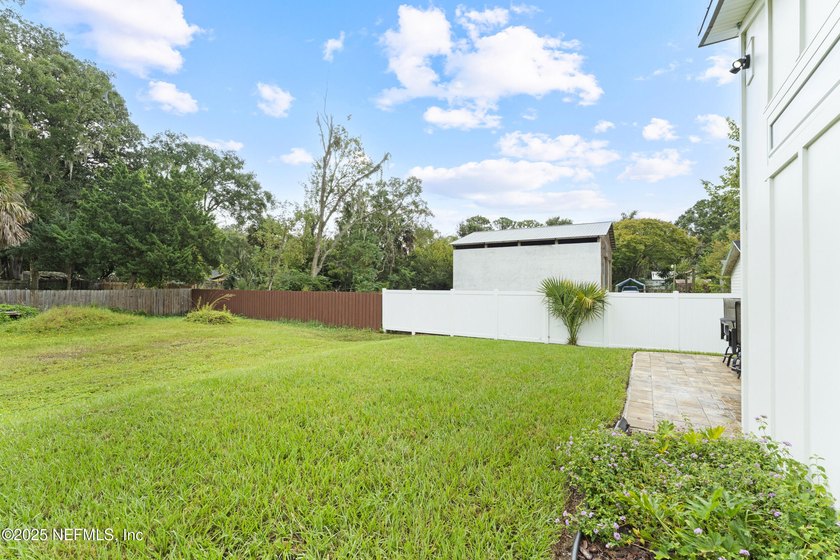 Step into this beautifully crafted new construction home - photo 26