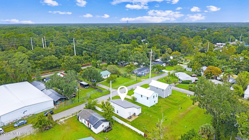 Step into this beautifully crafted new construction home - photo 34