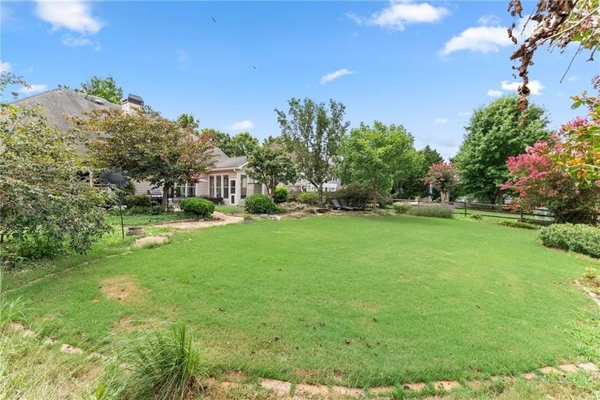 Welcome to your new home, perfectly situated on the 15th fairway - photo 41