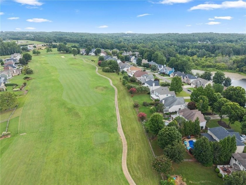 Welcome to your new home, perfectly situated on the 15th fairway - photo 49