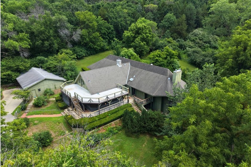 Very seldom does a property like this hit the market! Just 15 - photo 3