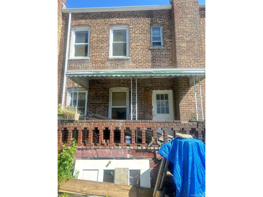Located in the heart of Flushing, 140-19 Rose Ave is a rare - photo 3